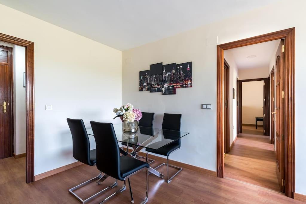 Miraflores Luxury Suites Sevilla Bagian luar foto
