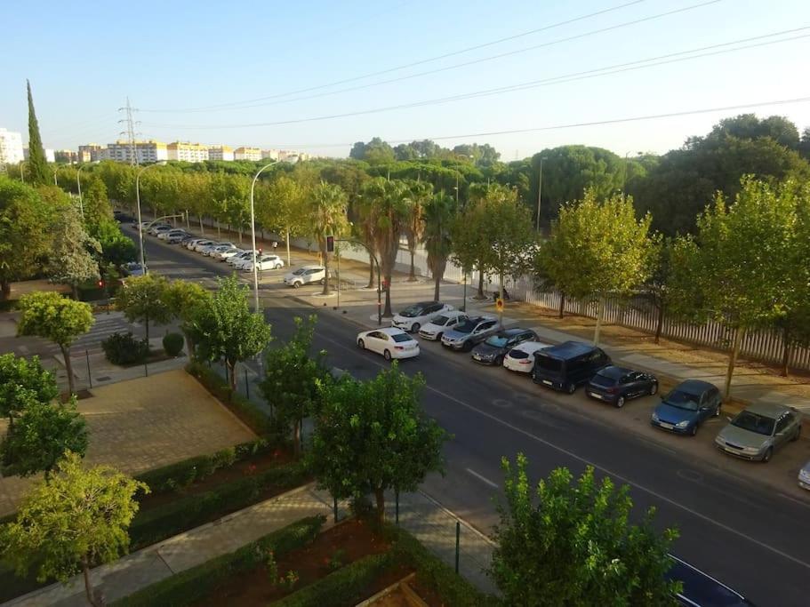 Miraflores Luxury Suites Sevilla Bagian luar foto